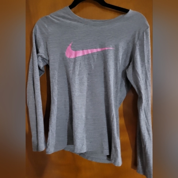 Nike Top Size M Slim Fit - Picture 1 of 3